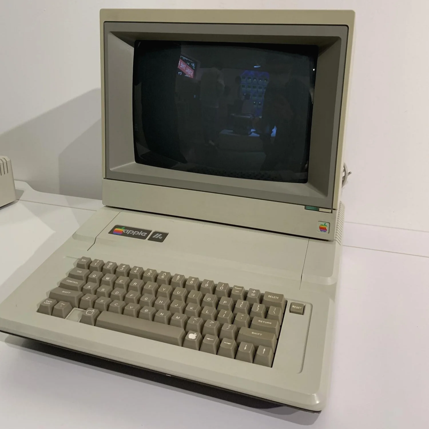 Apple 2 E