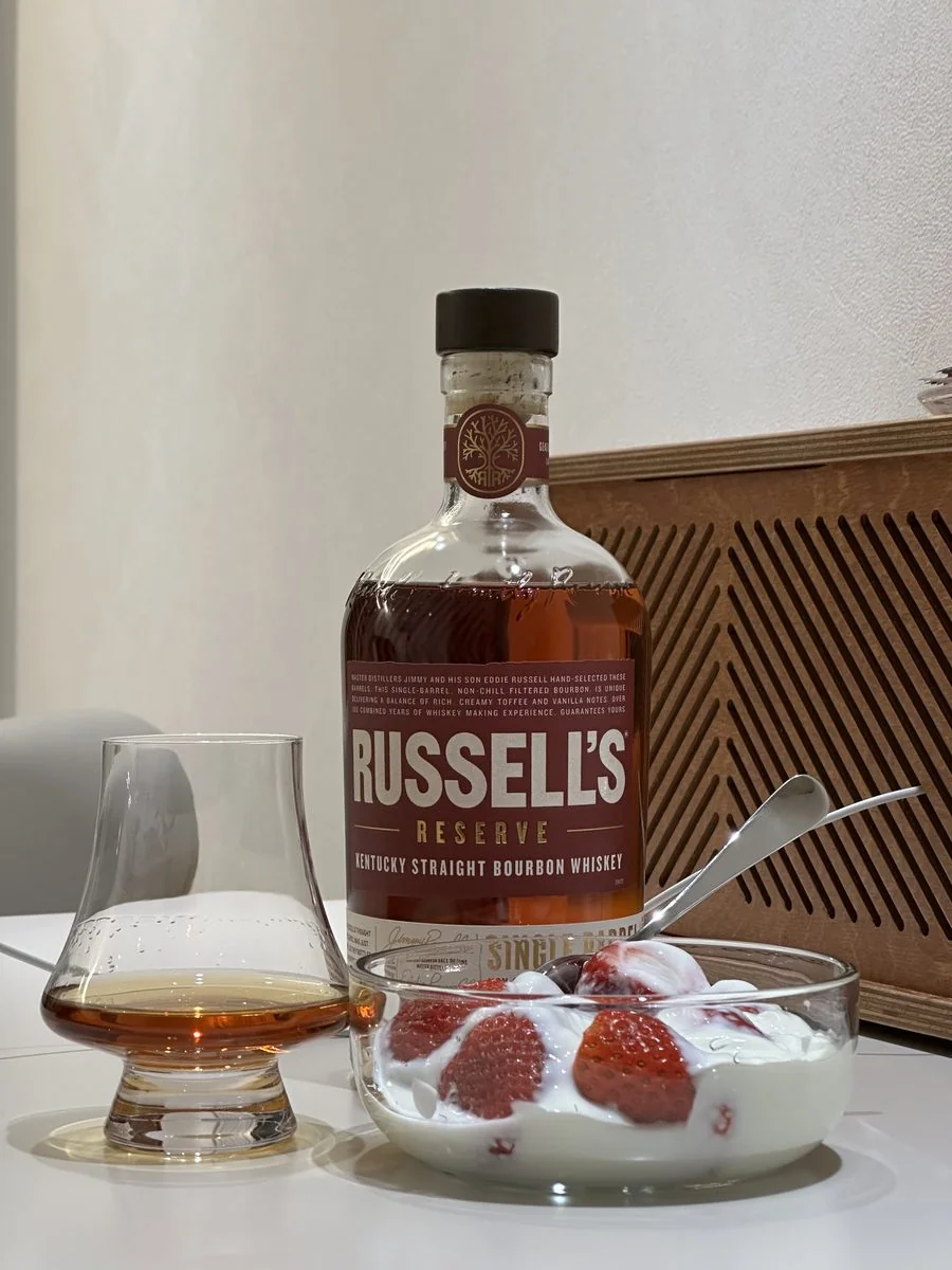 러셀 리저브 싱글배럴 리뷰 — 와일드 터키의 프리미엄 버번