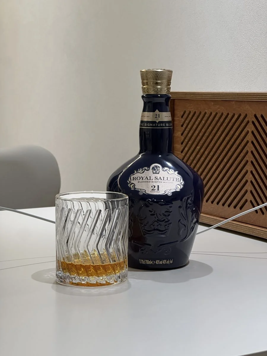 로얄살루트 21년 시그니처 블렌드 리뷰 — 블렌디드의 정점